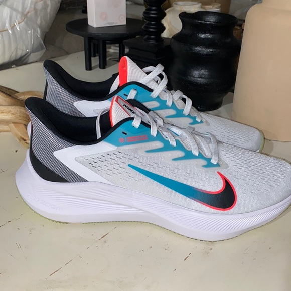 nike zoom winflo 7 white